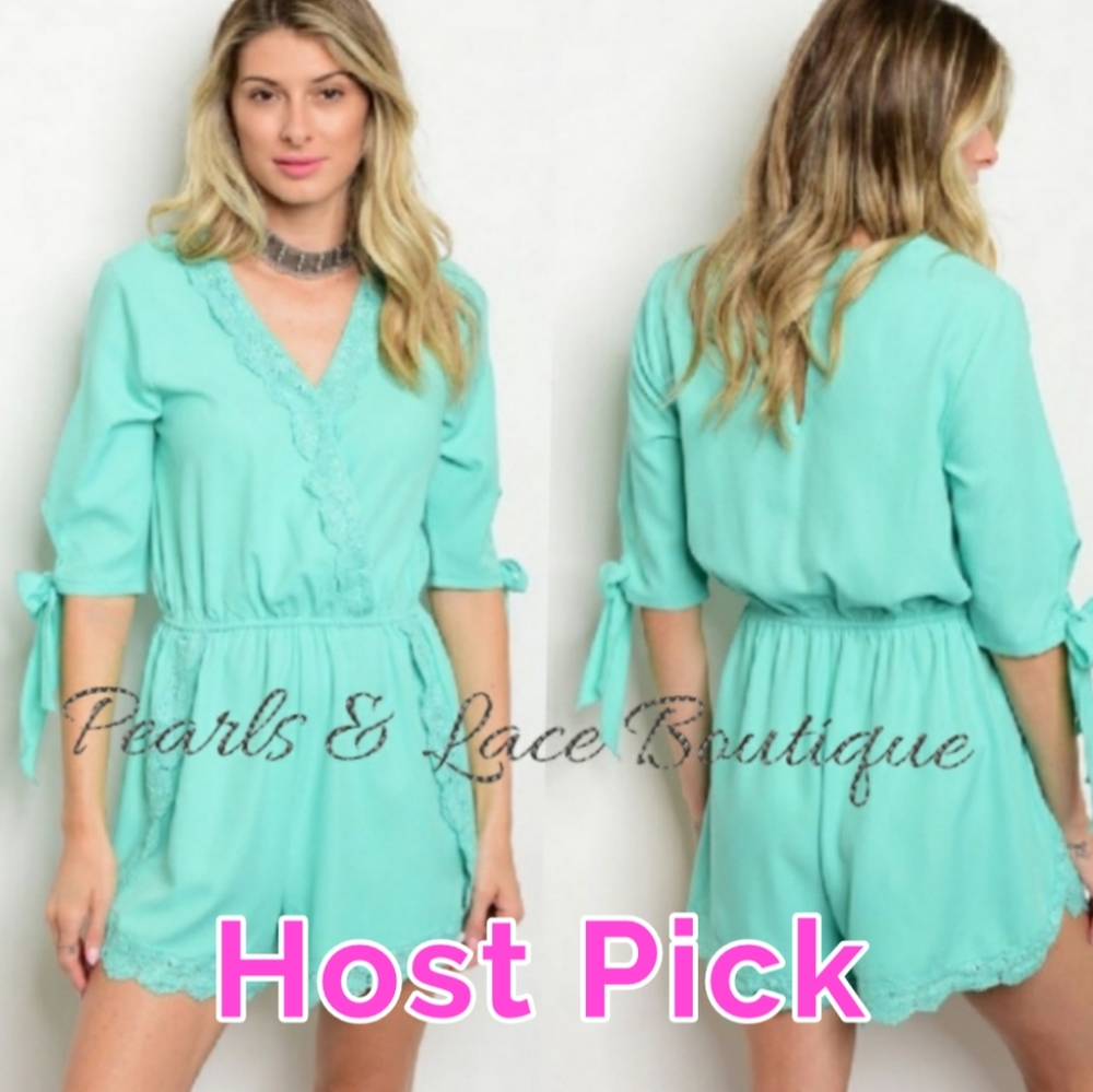 HP 🎉 Mint V- neck Romper
